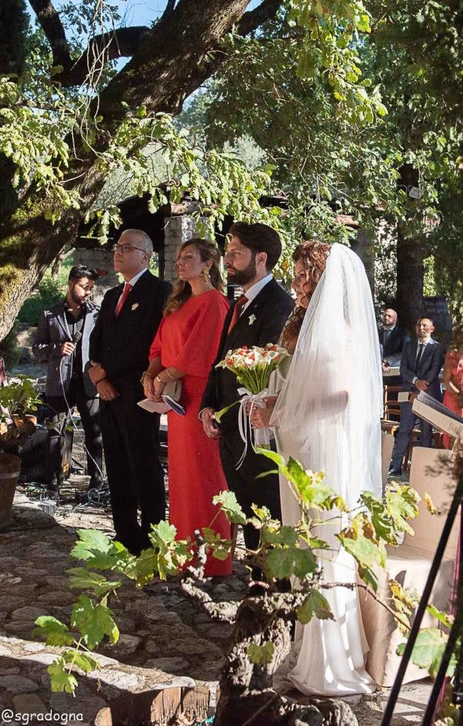 Miriam e Vittorio si sono promessi amore eterno davanti all’altare nel nostro giardino