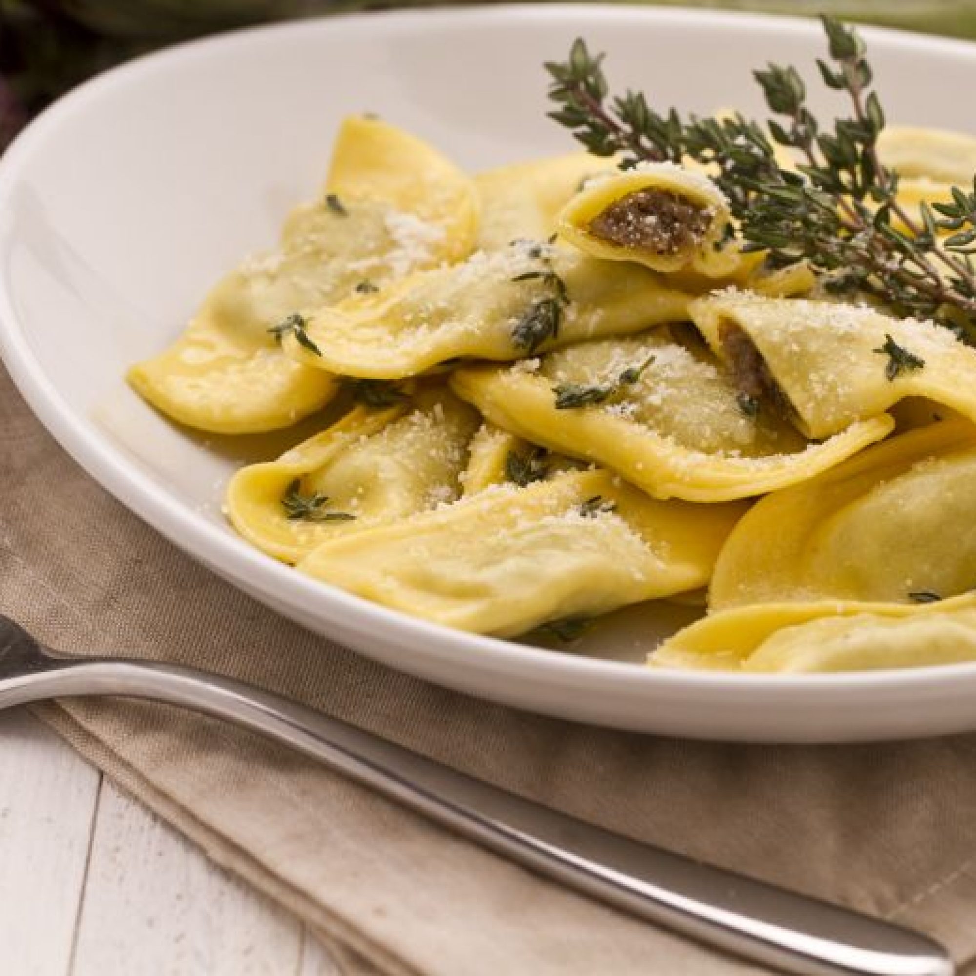 Ravioli-ai-carciofi-al-profumo-di-timo_780x520_wm